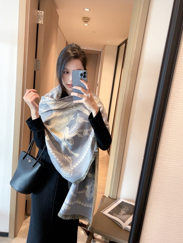 ブランドマフラー正面デザイン